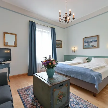 Готель Hirsch 4*