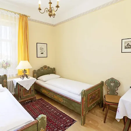 Готель Hirsch 4*