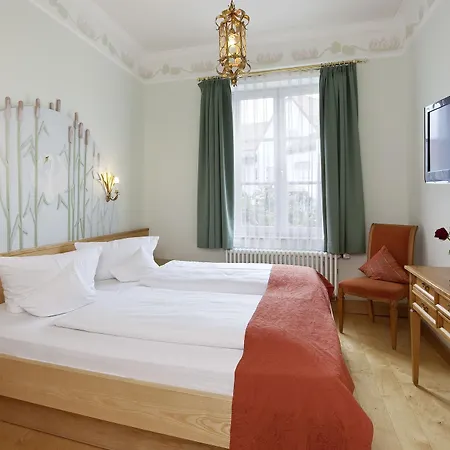 Hirsch Hotel