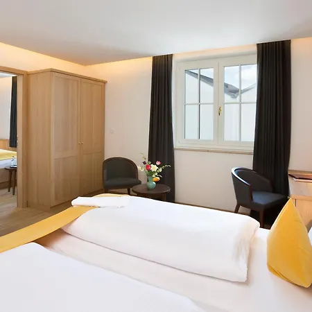 Hirsch Hotel 4*