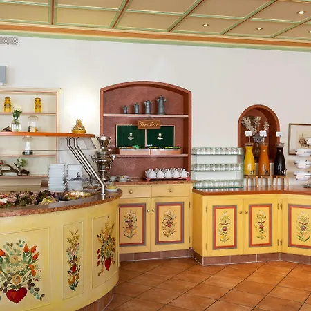 Hotel Hirsch 4*